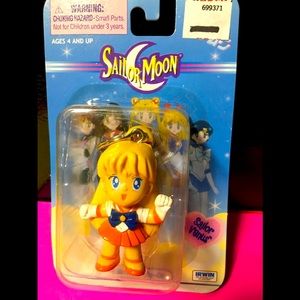 SAILOR MOON SAILOR VENUS VINTAGE CLIP ON KEYCHAIN